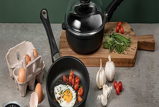 اواني وحلل وقدور رويال تيتانيوم (Royal Titanium)